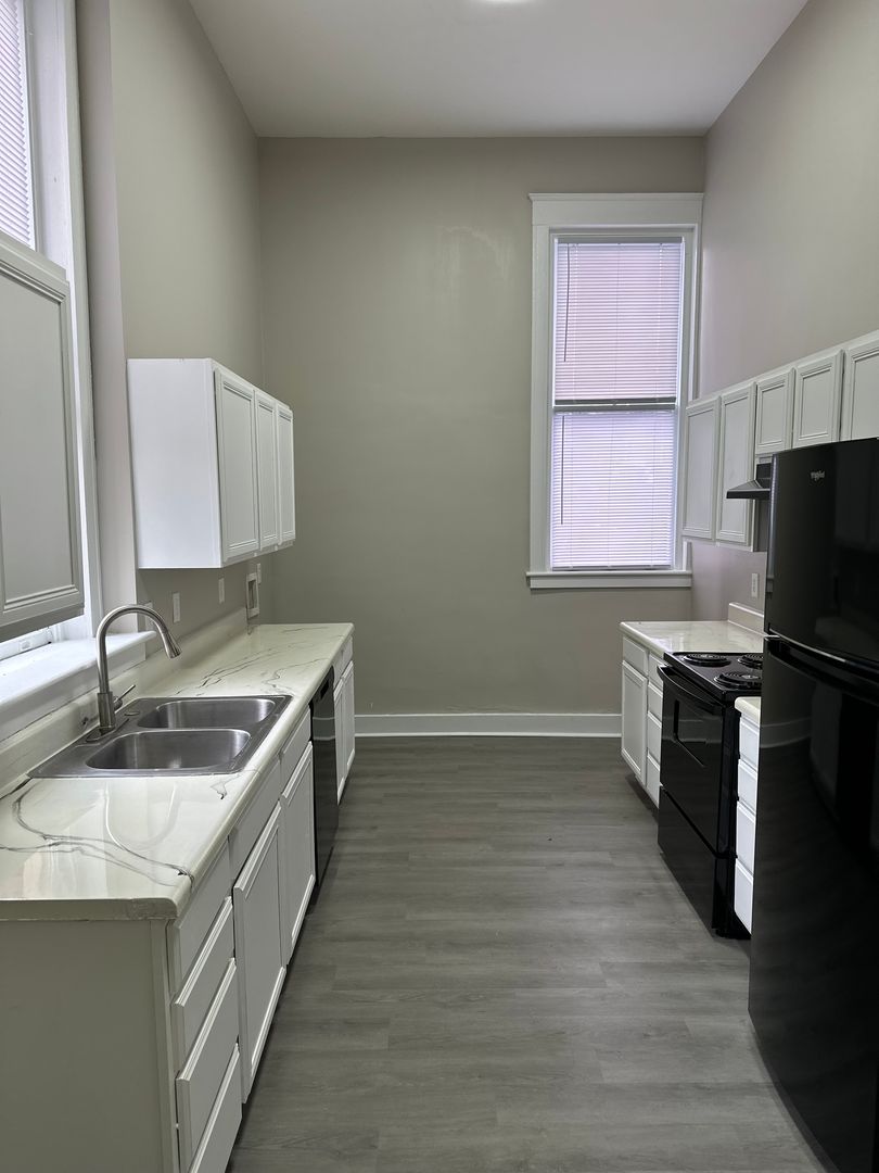 Madison Apartment: 308 West Decatur Street