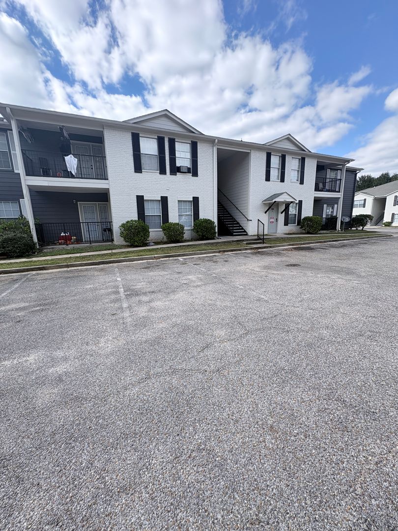 Hattiesburg Apartment: 1240 Beverly Hills Rd