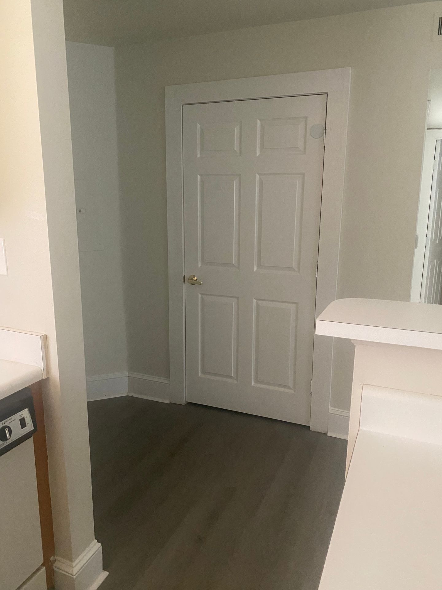 Laurens Apartment: 101 Woodrow Street