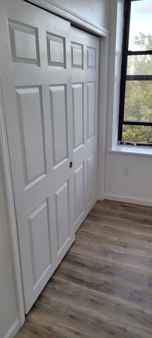 Newark Apartment: 68 Garside St