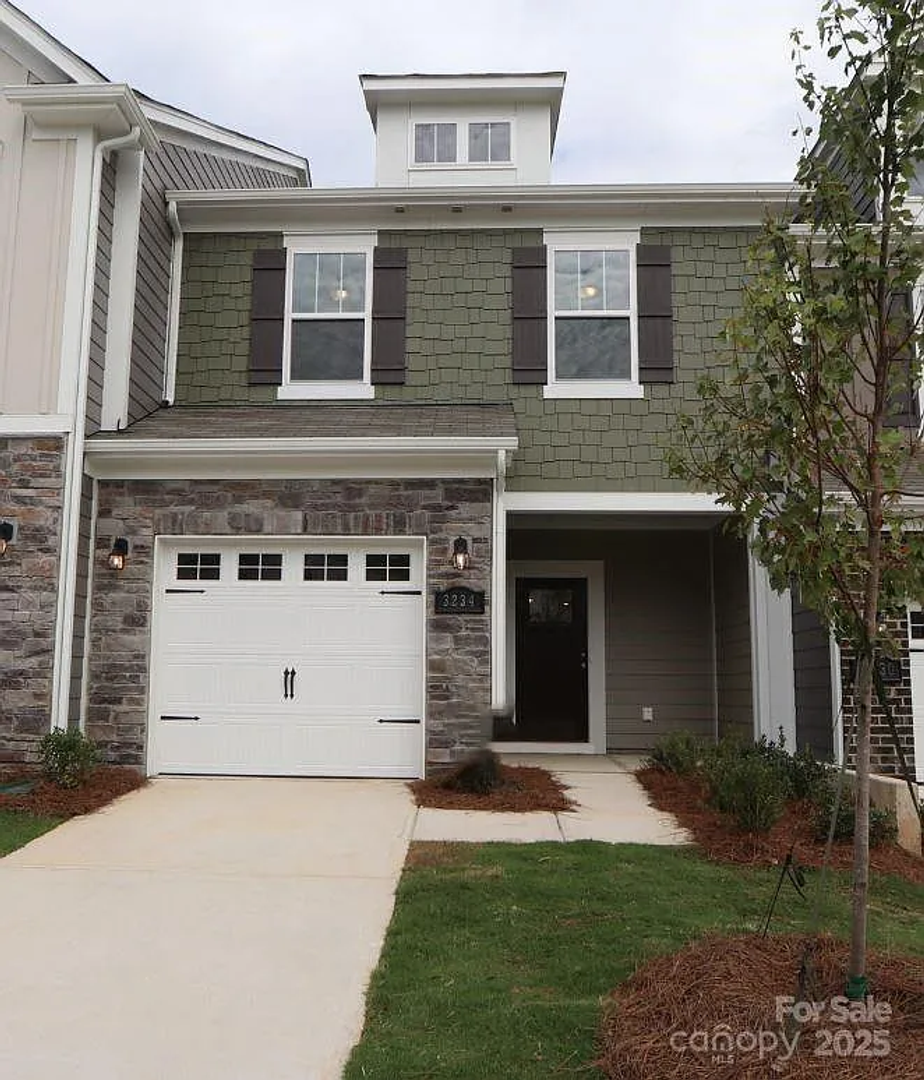 Charlotte Apartment: 3234 Lilac Grove Dr