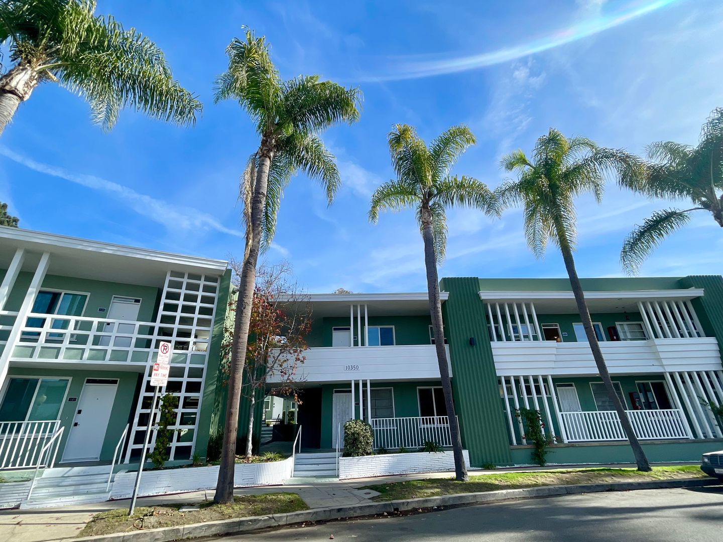 Los Angeles Apartment: 10340-84 Bellwood Ave.