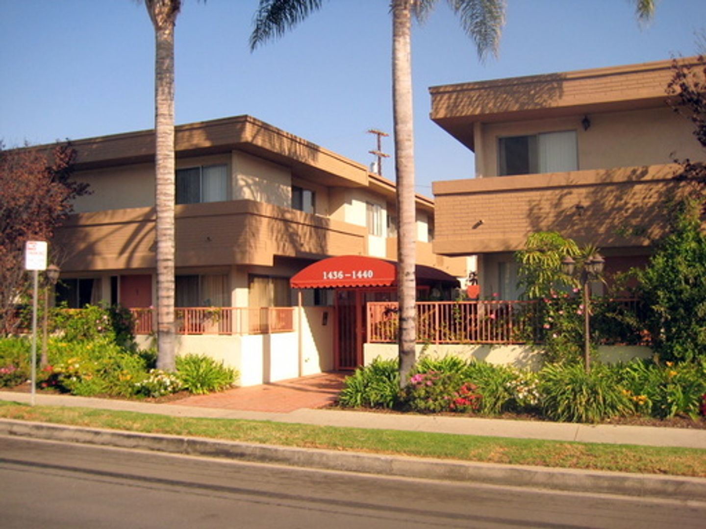 Los Angeles Apartment: 1436-40 Armacost Ave.,
