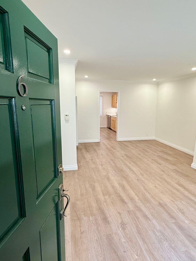 Los Angeles Apartment: 1451 Armacost Ave.,