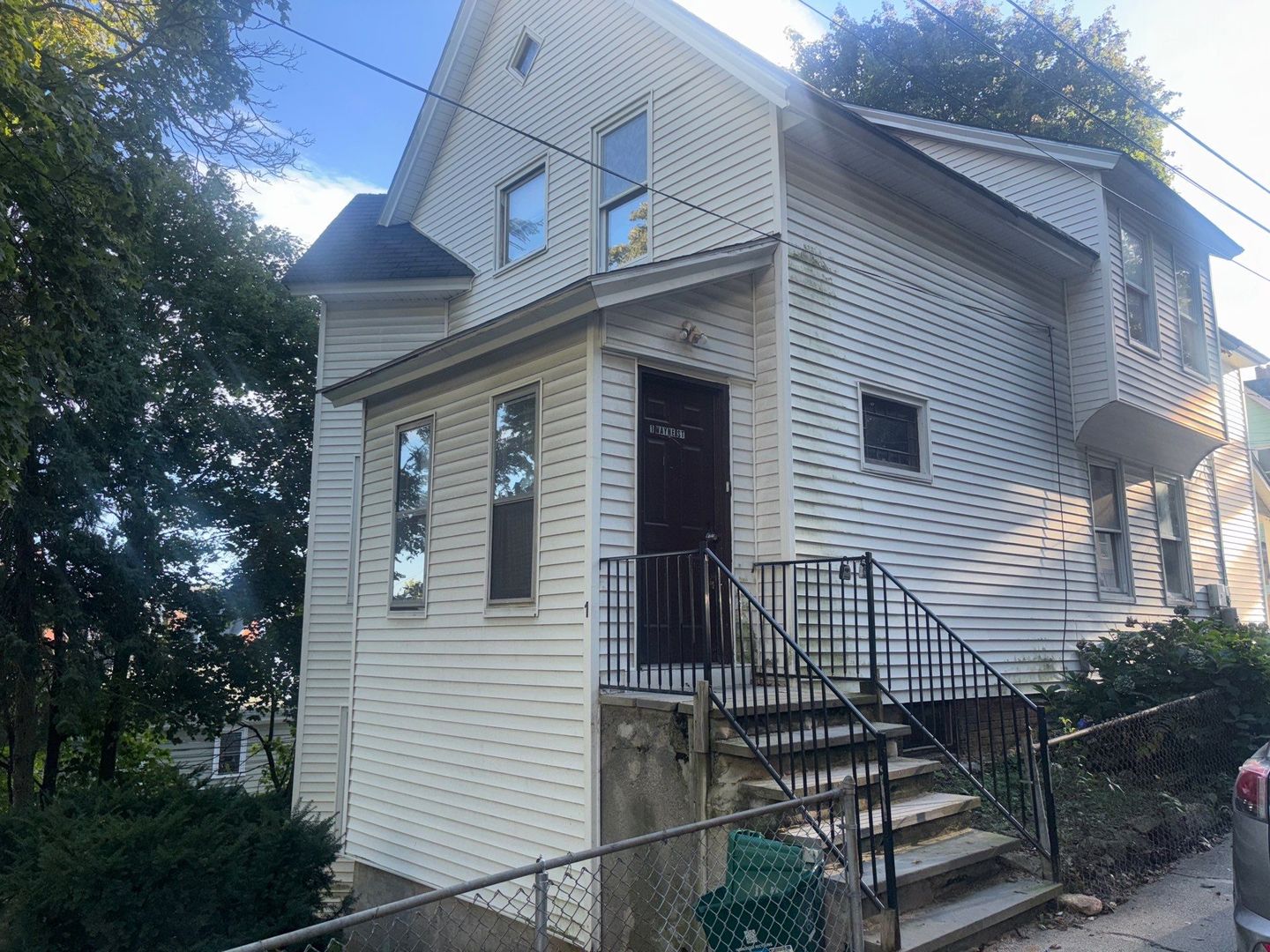 Worcester Apartment: 1 Wayne St.