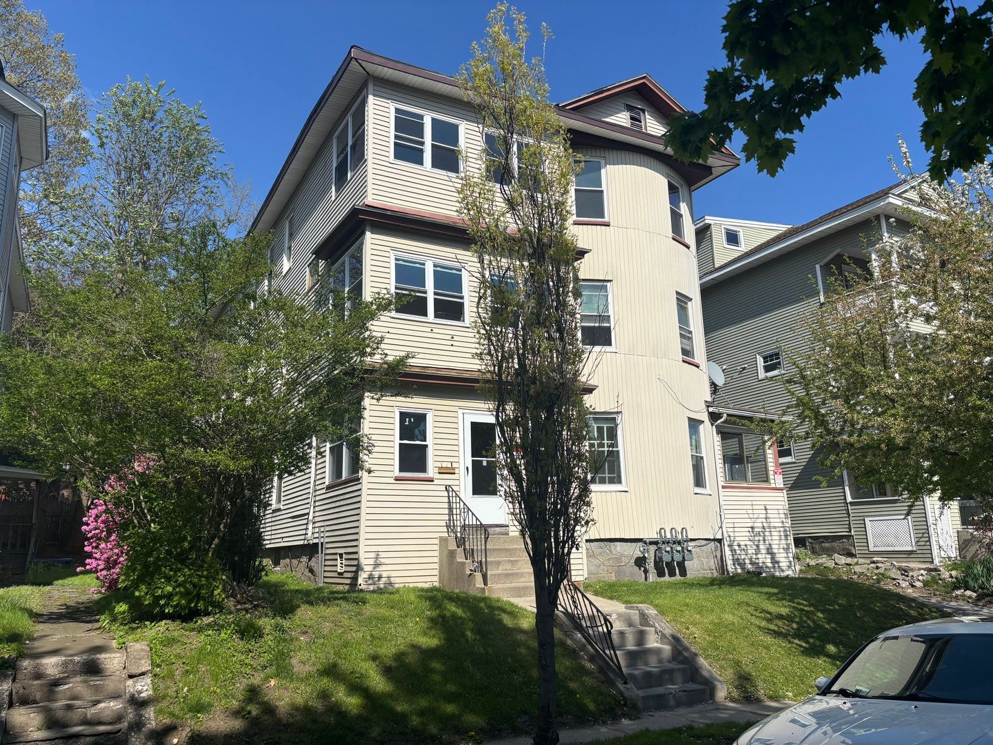 Worcester Apartment: 4 Lucian Street