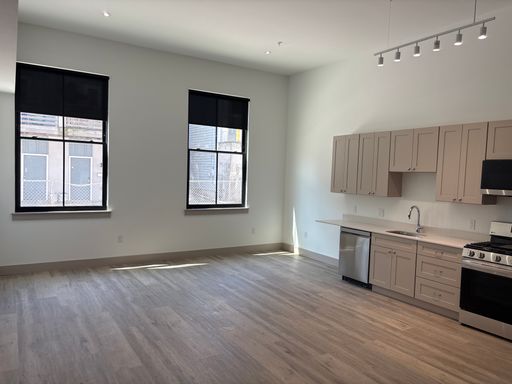 684 Northampton Street - 202 – photo 1
