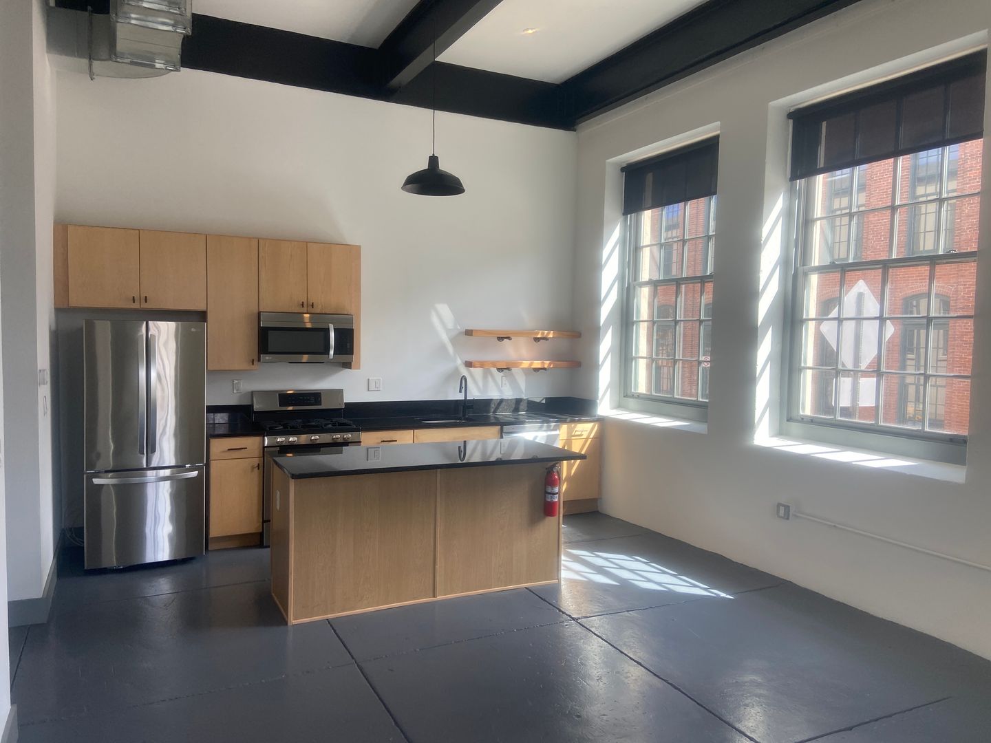 Easton Apartment: 1253 Simon Blvd.