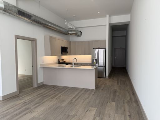 Spacious 2BR/1BA luxury flat at Five Points Flats, Easton. – photo 1