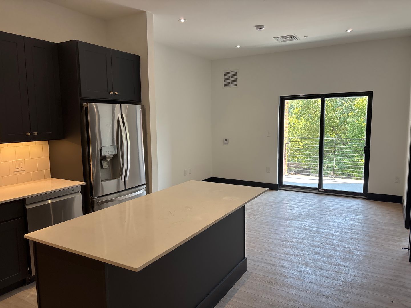 Comfort Meets Convenience – 2-Bedroom Apartment Near the Riverfront