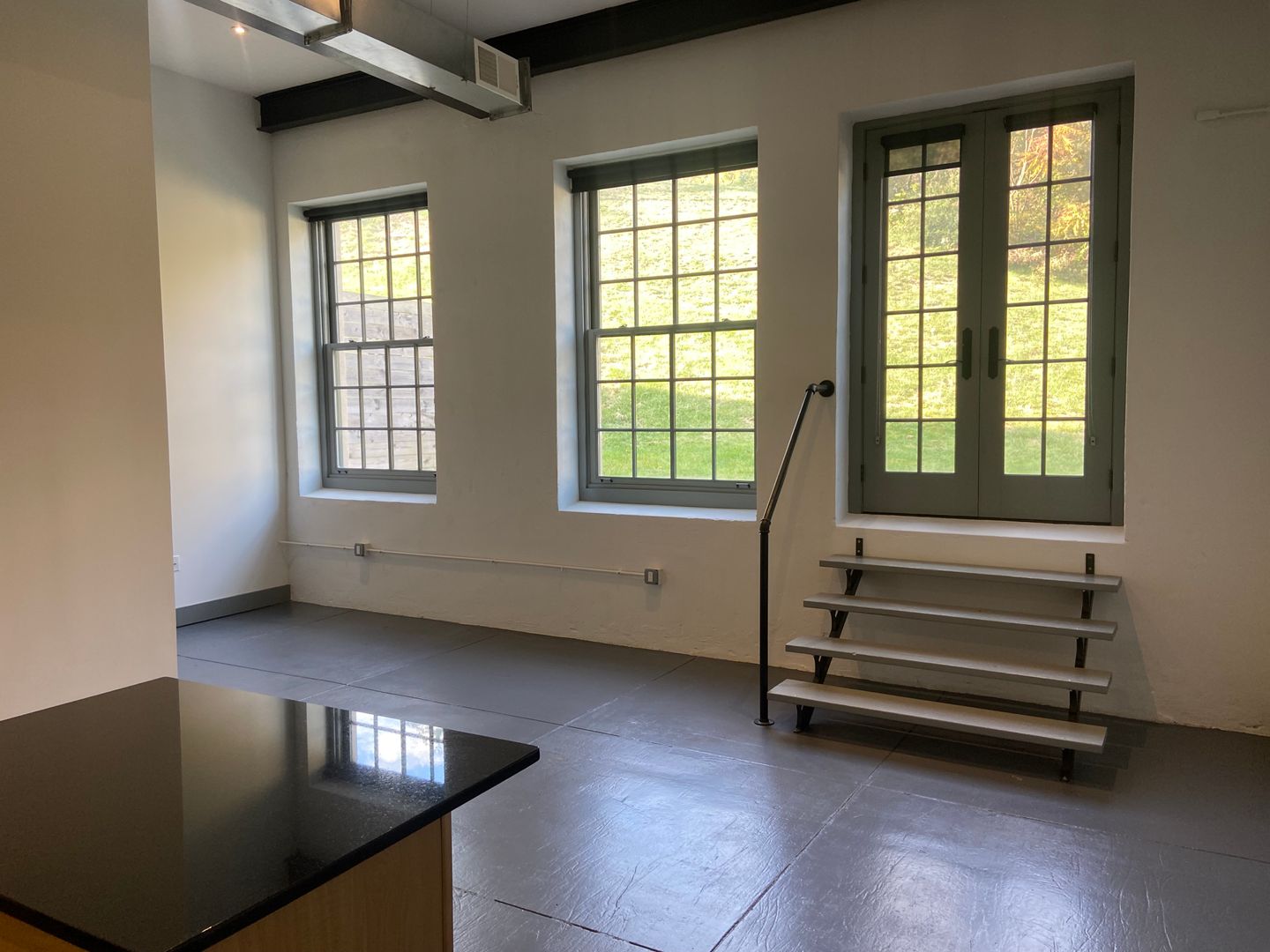 Easton Apartment: 1253 Simon Blvd.