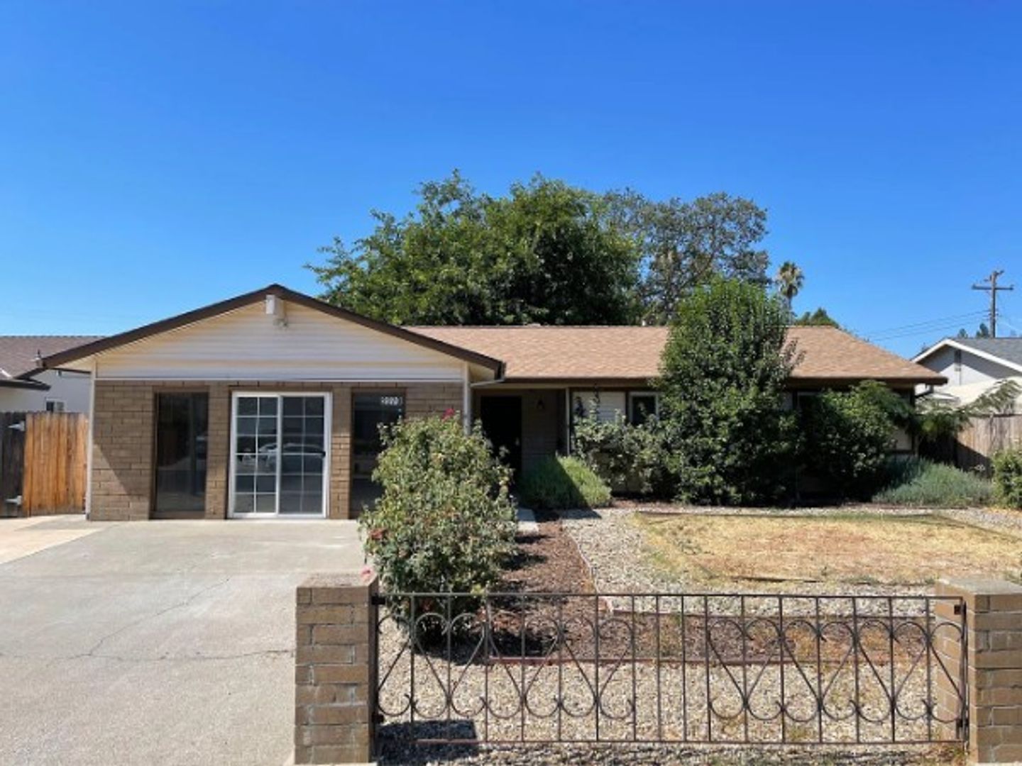 Rancho Cordova House: 2270 Cervantes Dr