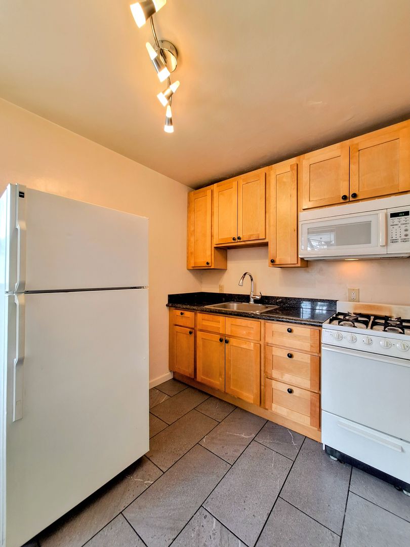 San Jose Apartment: 565 S 11th St #3