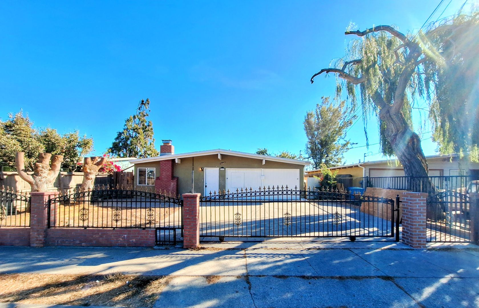 East Palo Alto House: 2568 Illinois St