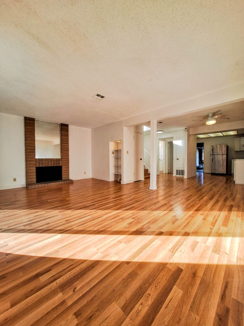 Milipitas Multiplex: 1718 Clear Lake Ave