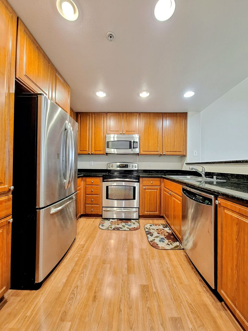 Santa Clara Condo: 1883 Agnew Rd #304