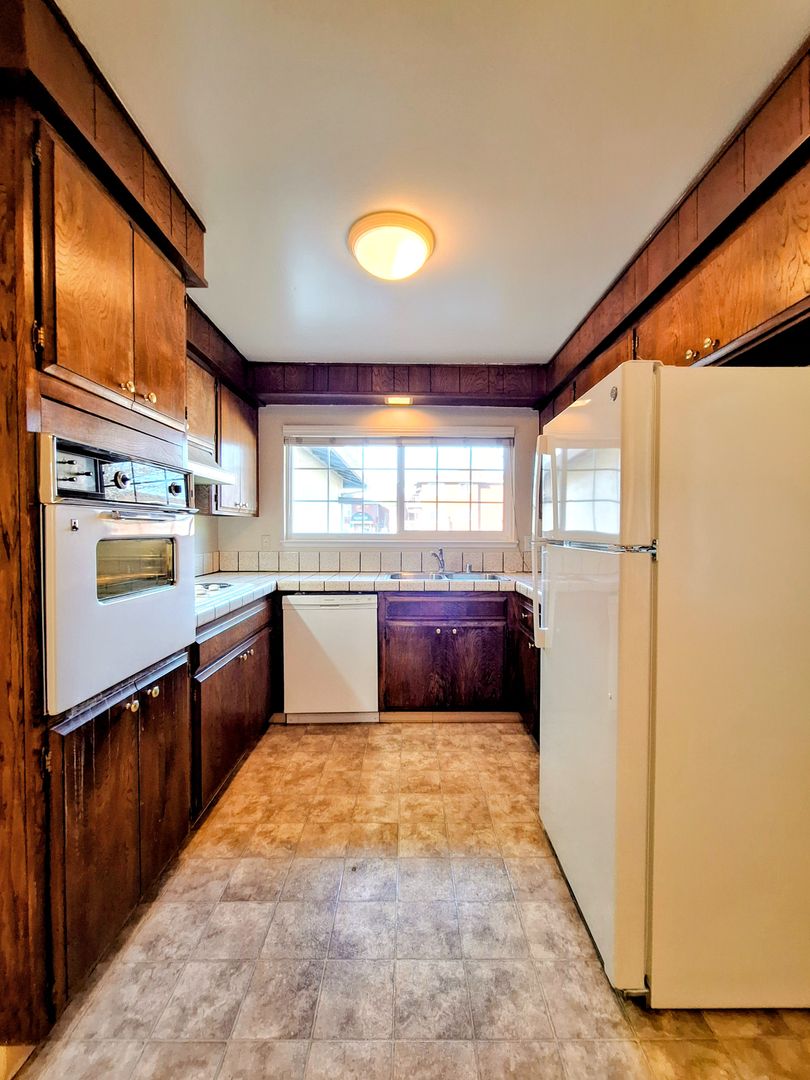 San Jose Multiplex: 3072 Walgrove Wy