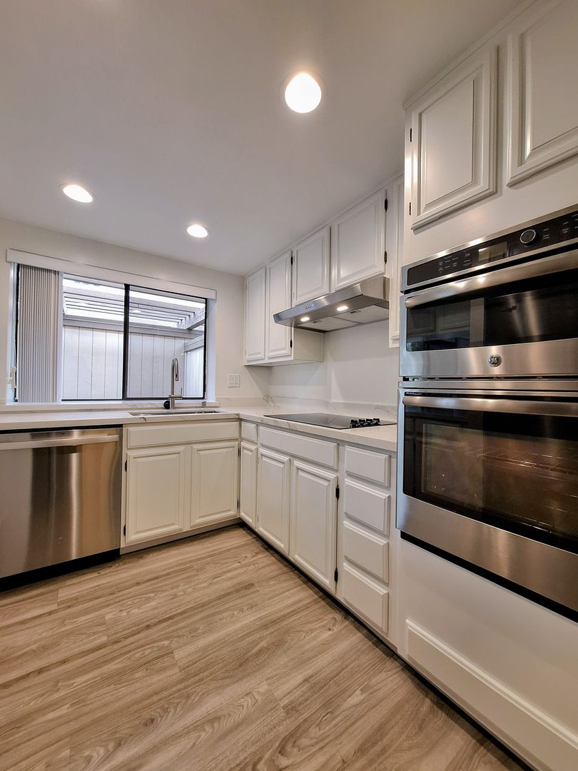 Los Gatos Townhome: 14575 S. Bascom Ave