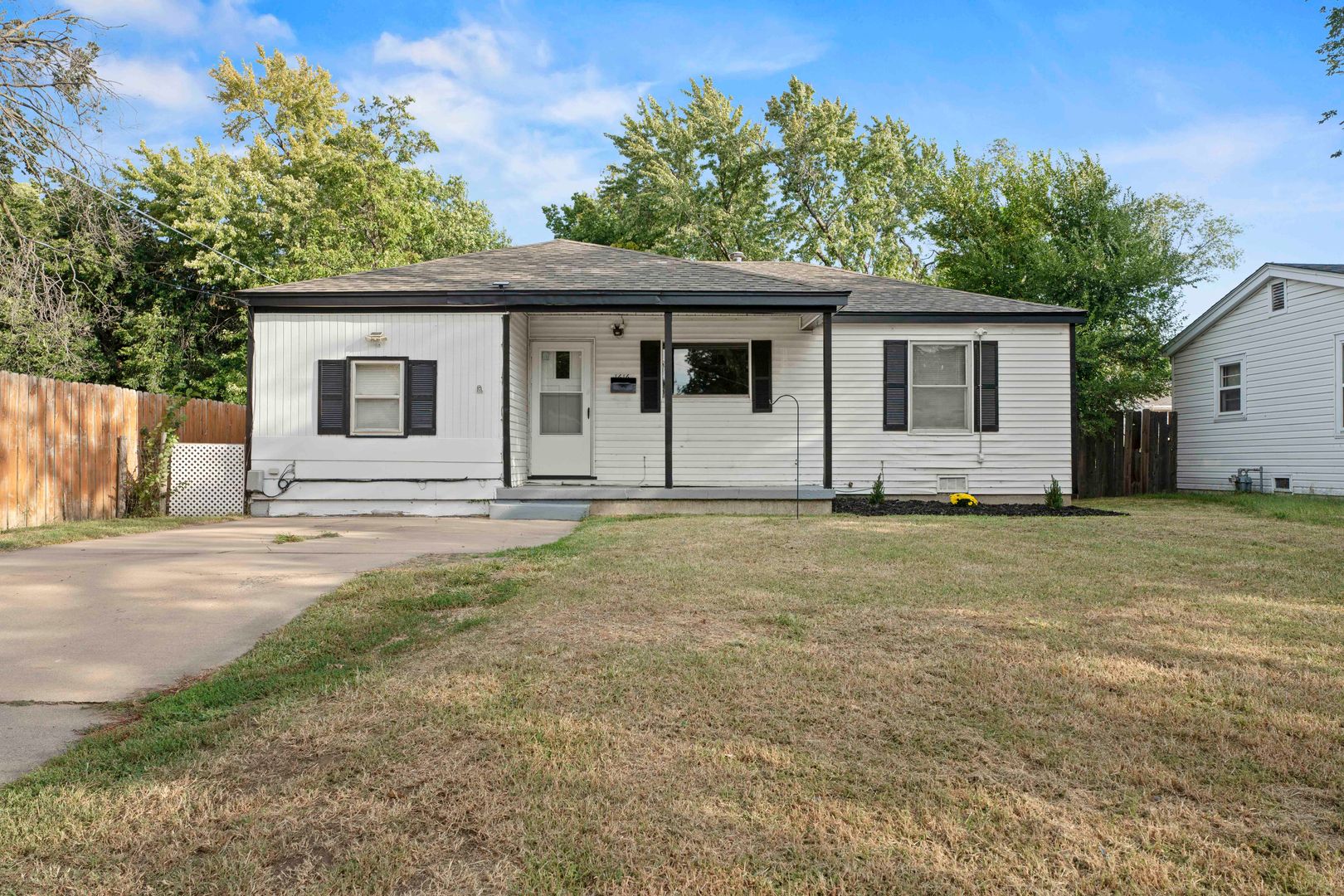 Wichita House: 1616 E Funston St