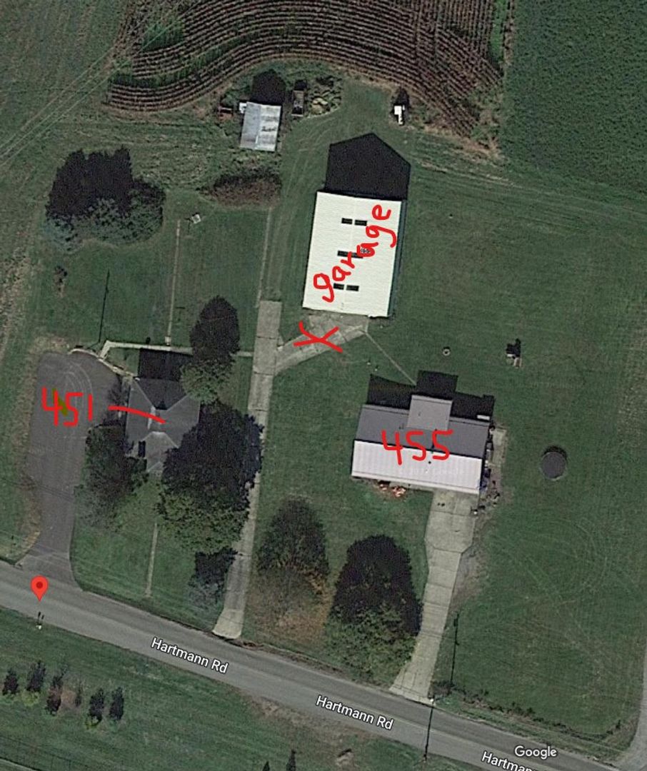 Evans City Apartment: 455 Hartmann Rd