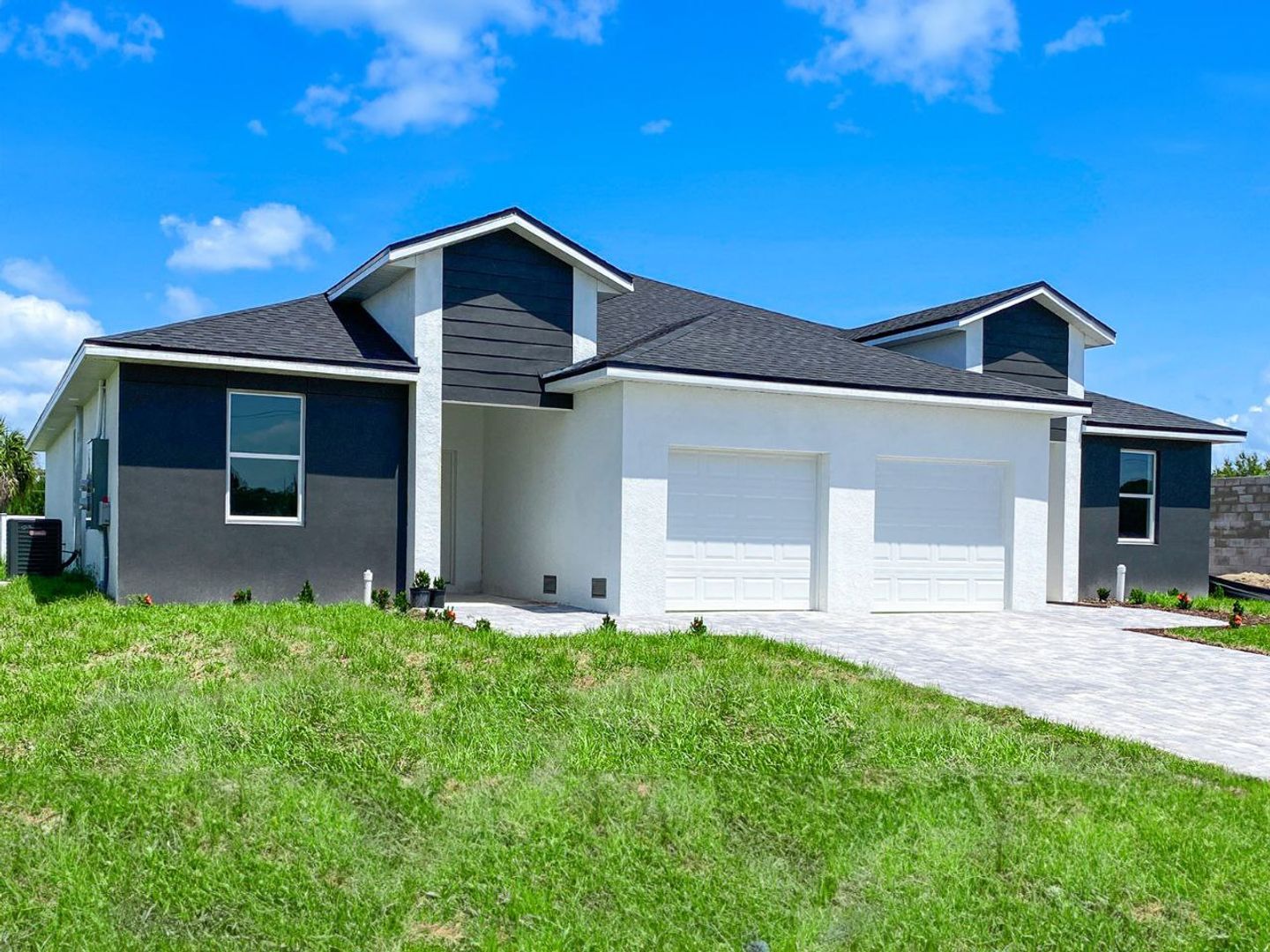 Port Charlotte Apartment: 8495-8497 Agate St