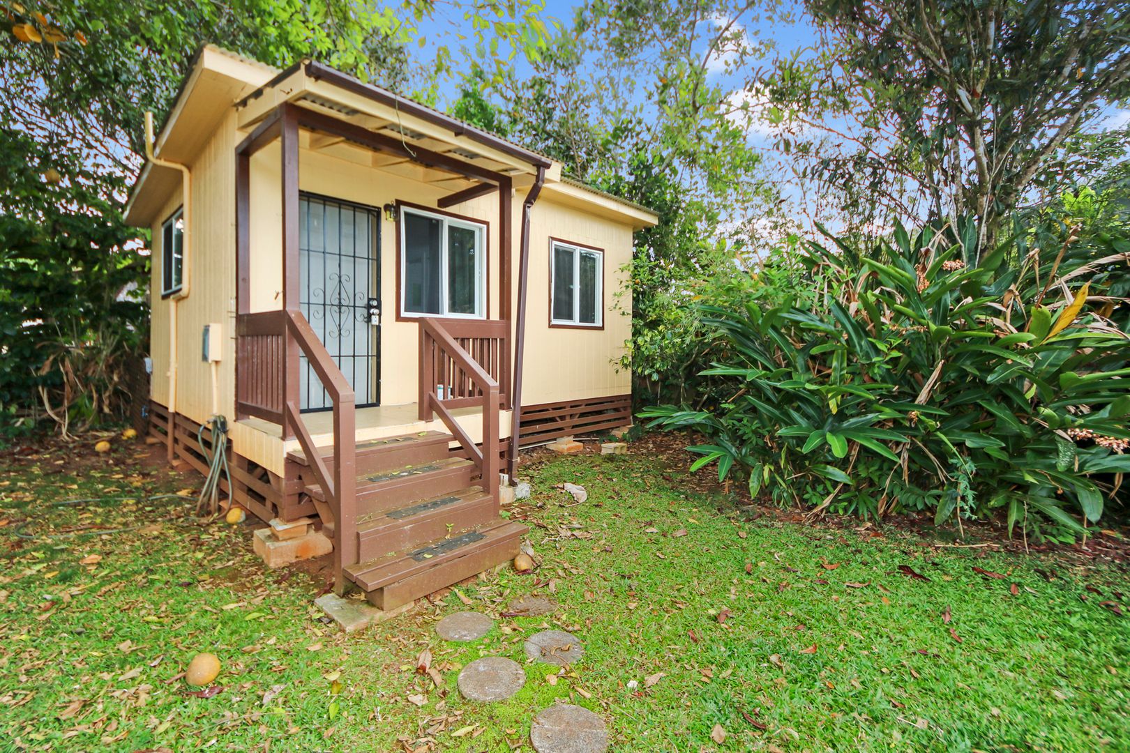 Wahiawa Apartment: 2239 California Ave.