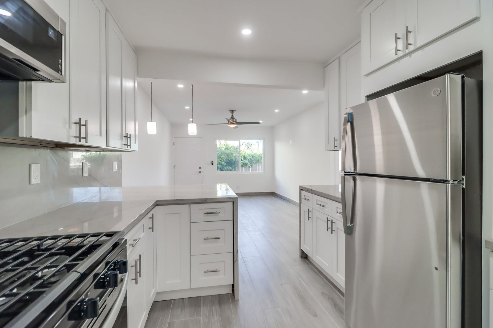 San Diego Apartment: 4840 Del Monte Avenue