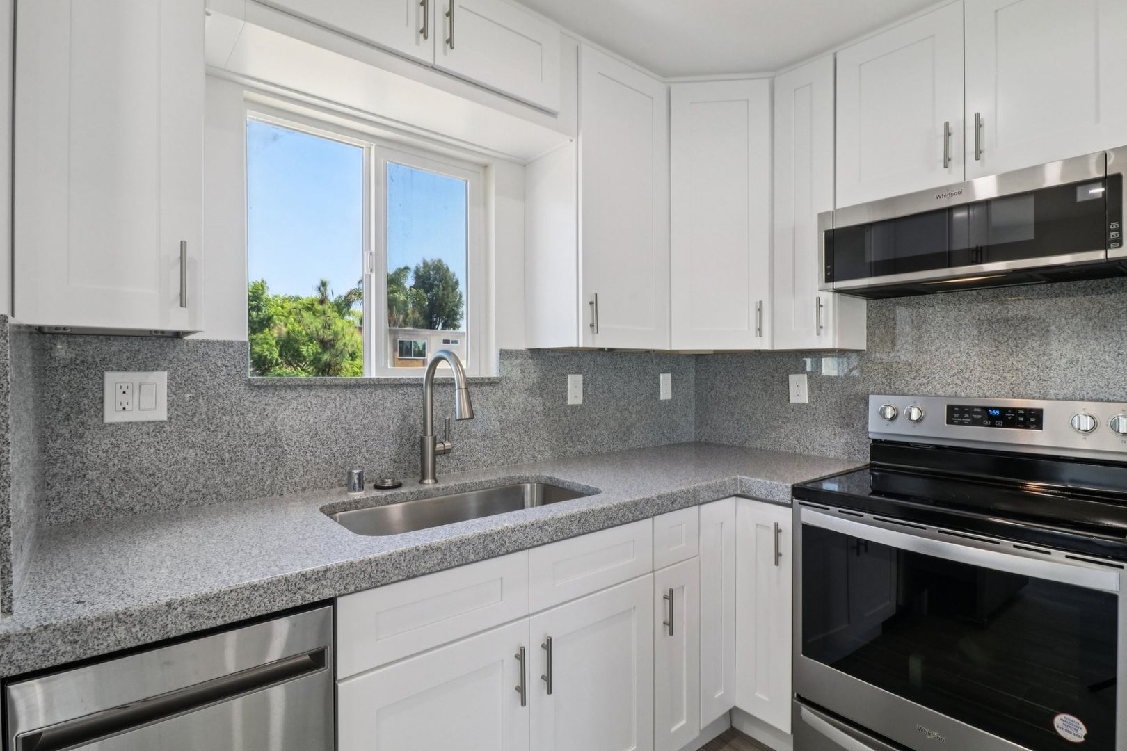 El Cajon Apartment: 181 Ballantyne Street