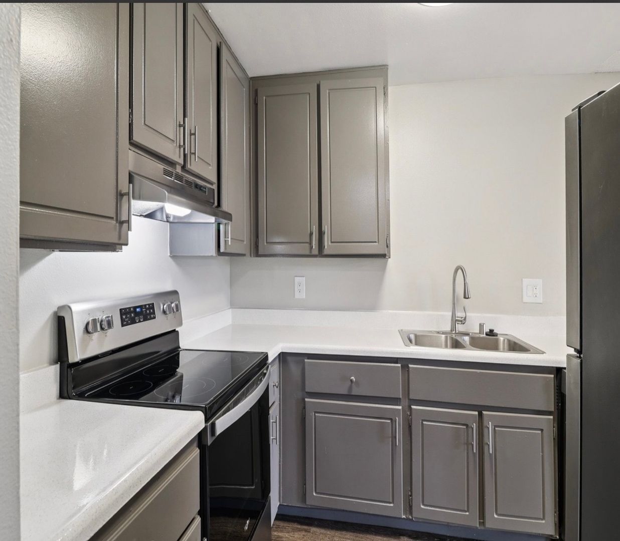 Oceanside Apartment: 2055-2095 Poplar Road