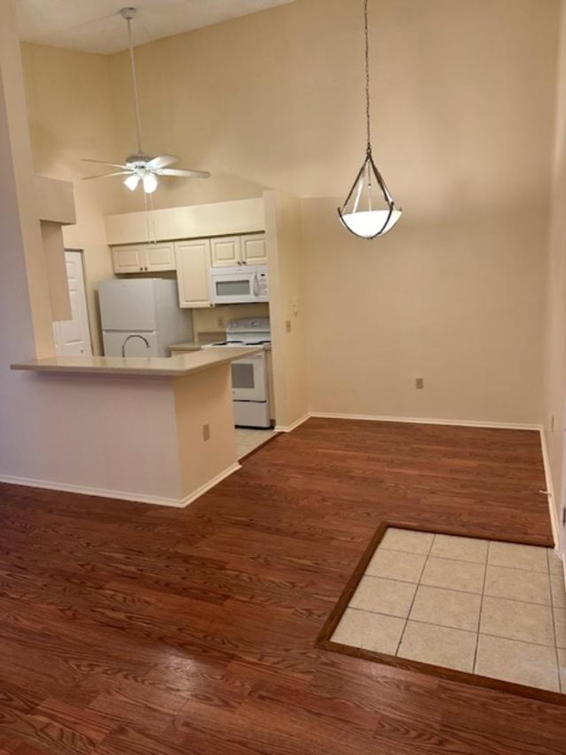 Kissimmee Condo: 1222 Bermuda Lakes Lane