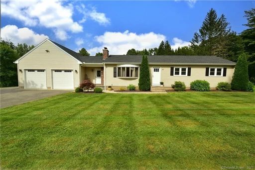 Spacious 3-Bedroom Home in Enfield