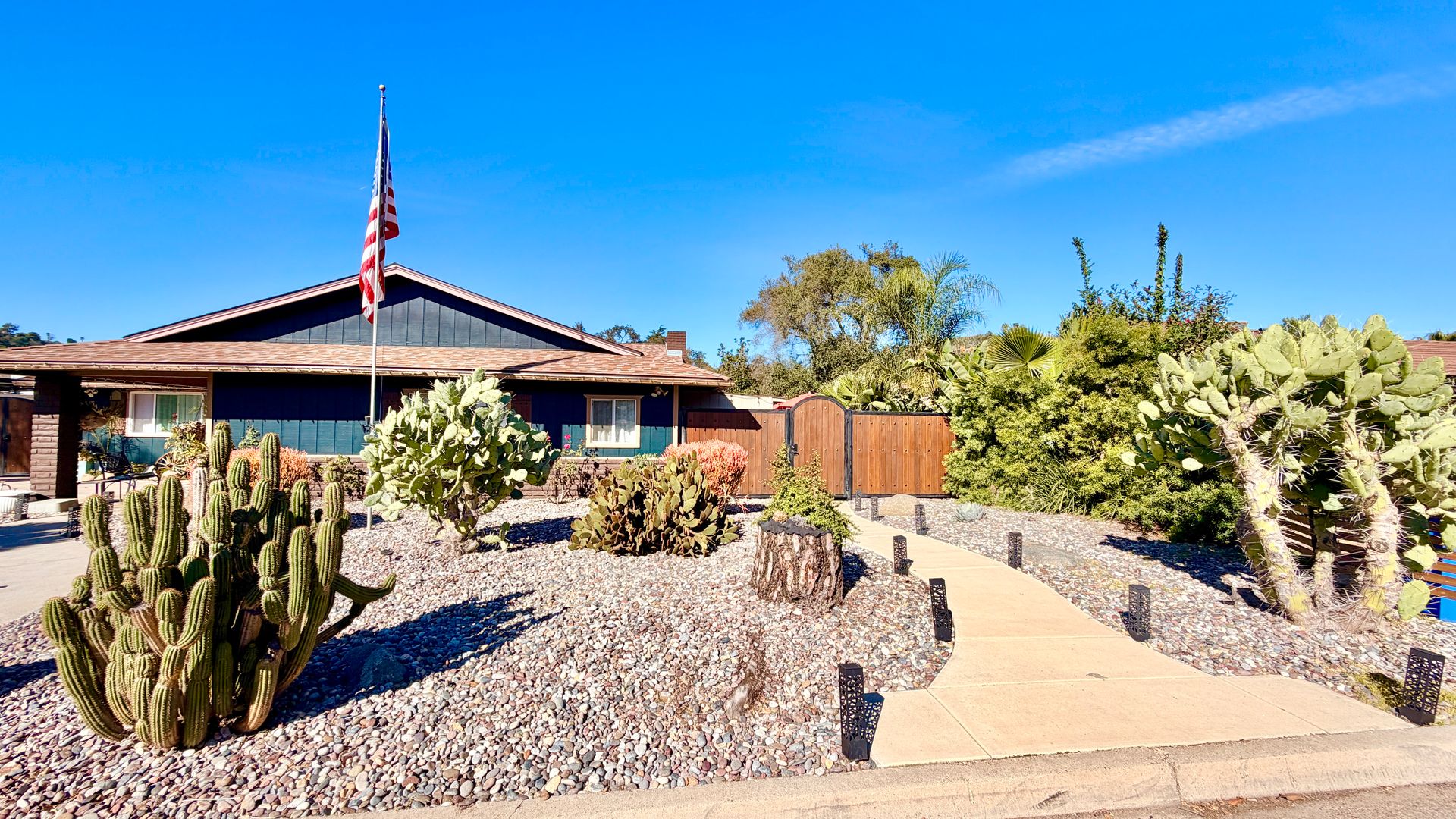 Fallbrook House: 3526 Laketree Drive Unit A