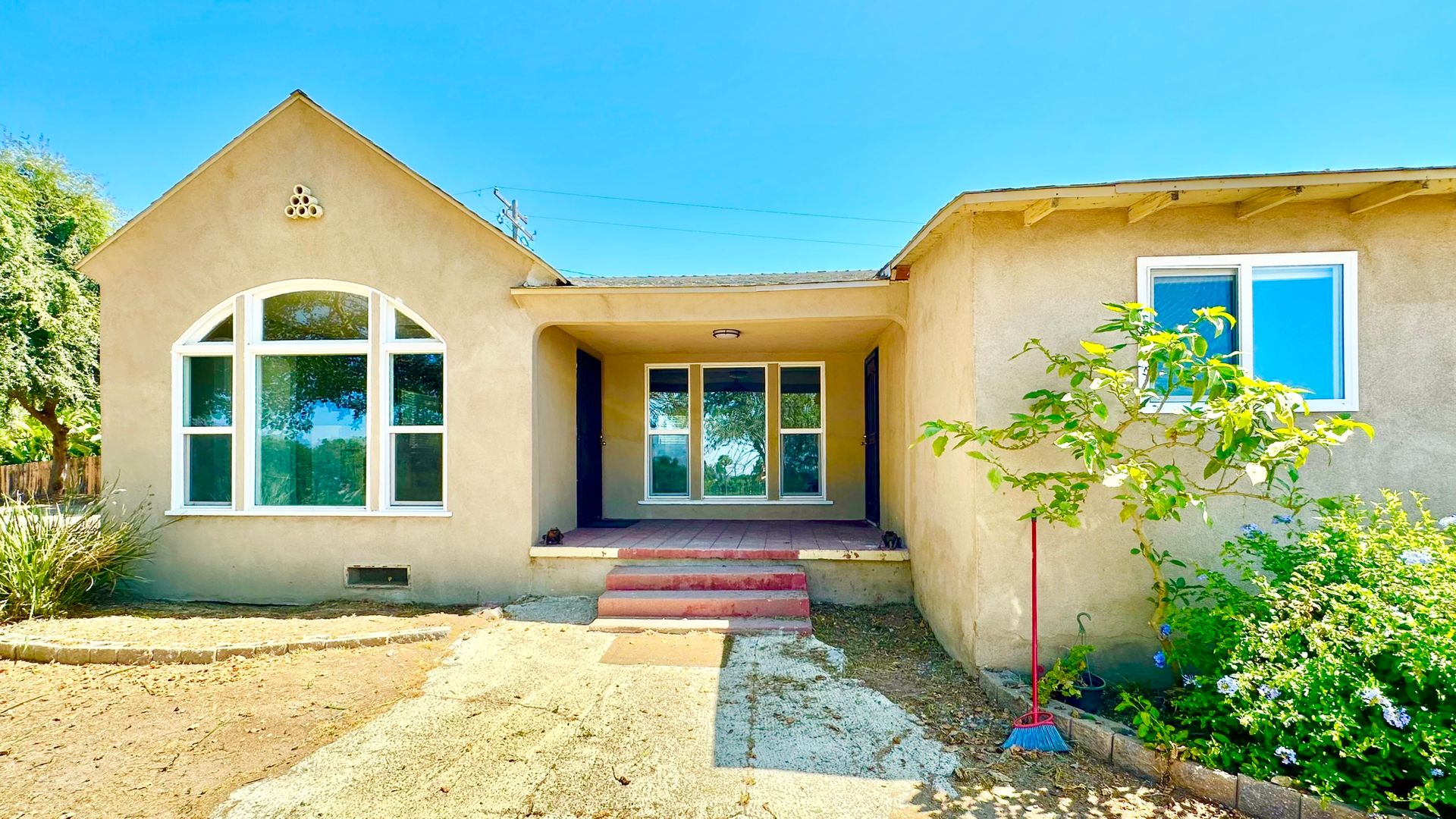 Fallbrook House: 1971 Winterwarm Drive