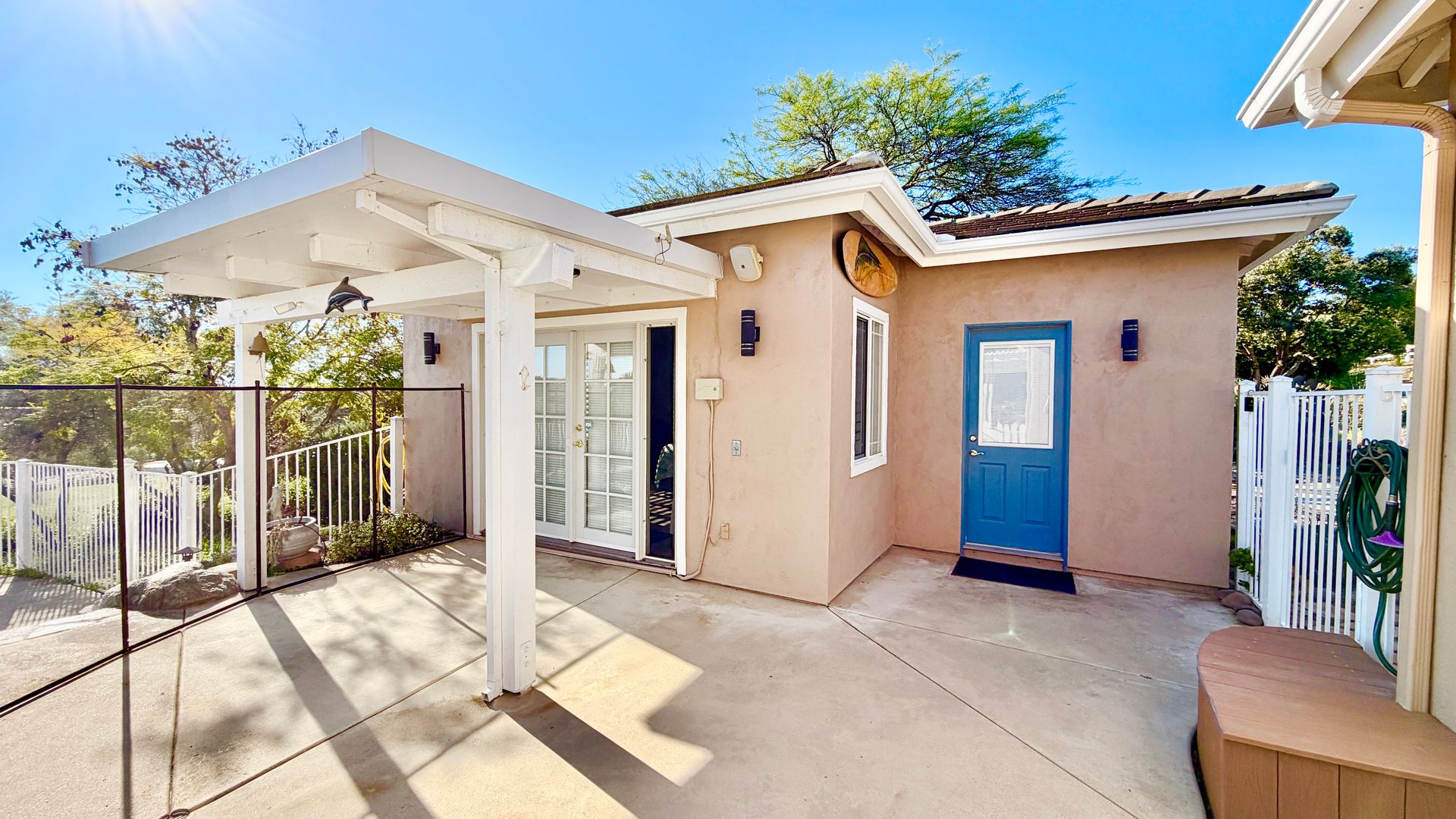 Fallbrook House: 444 Futurity Lane Guest Home