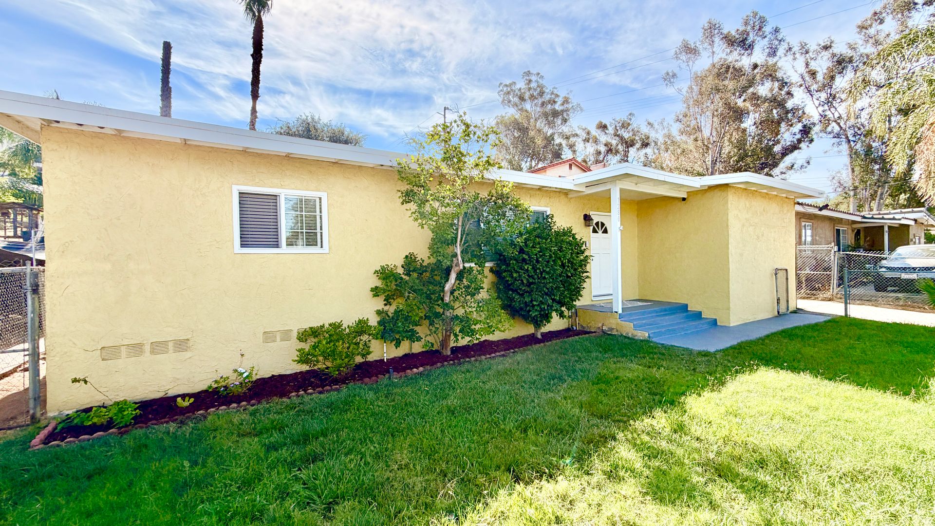 Fallbrook House: 1280 Alturas Road