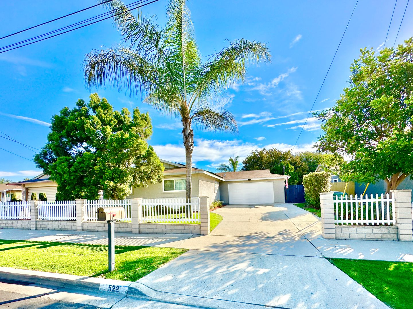 Oceanside House: 522 Roja Drive