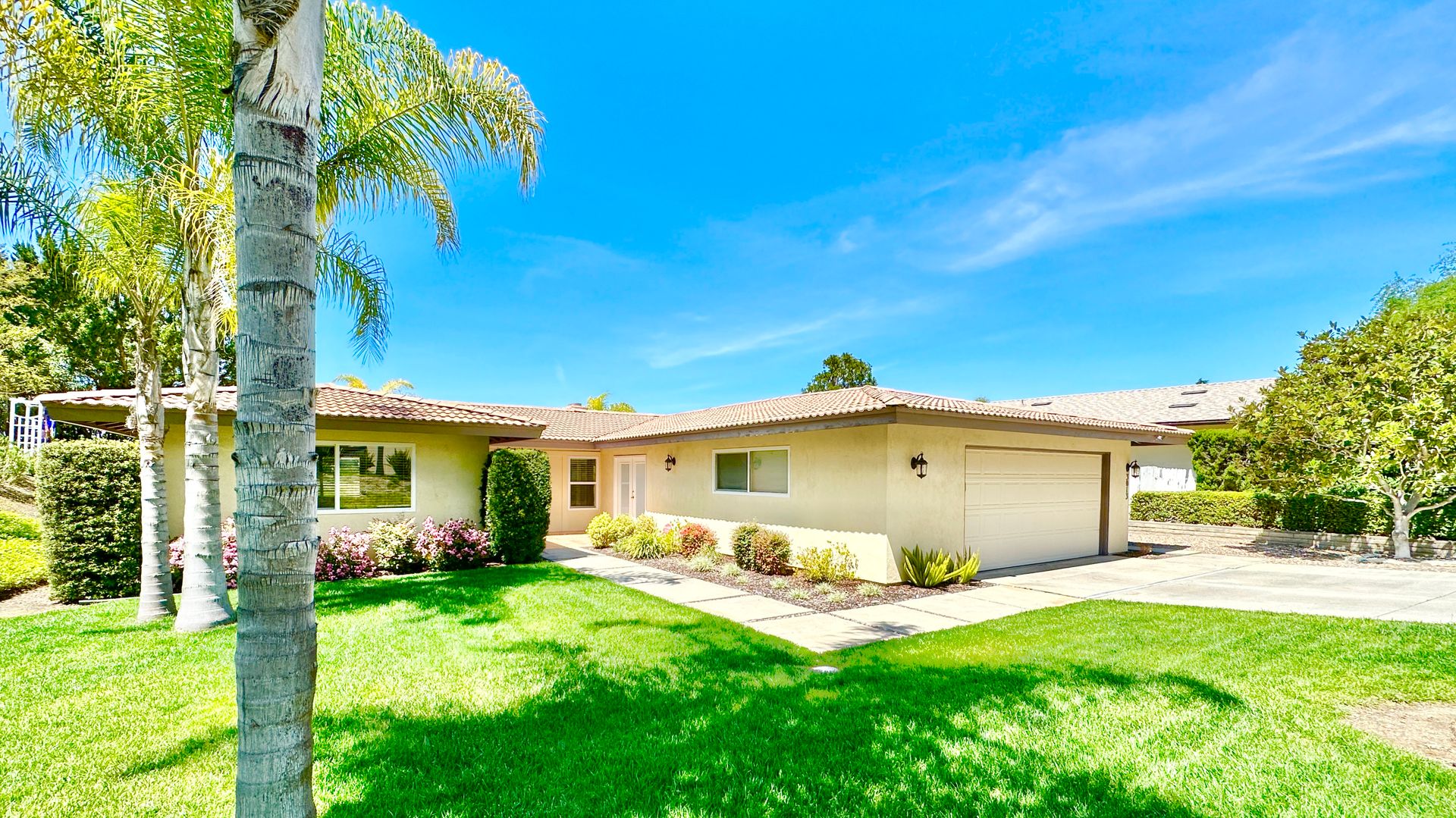 Fallbrook House: 3013 Lakemont Drive