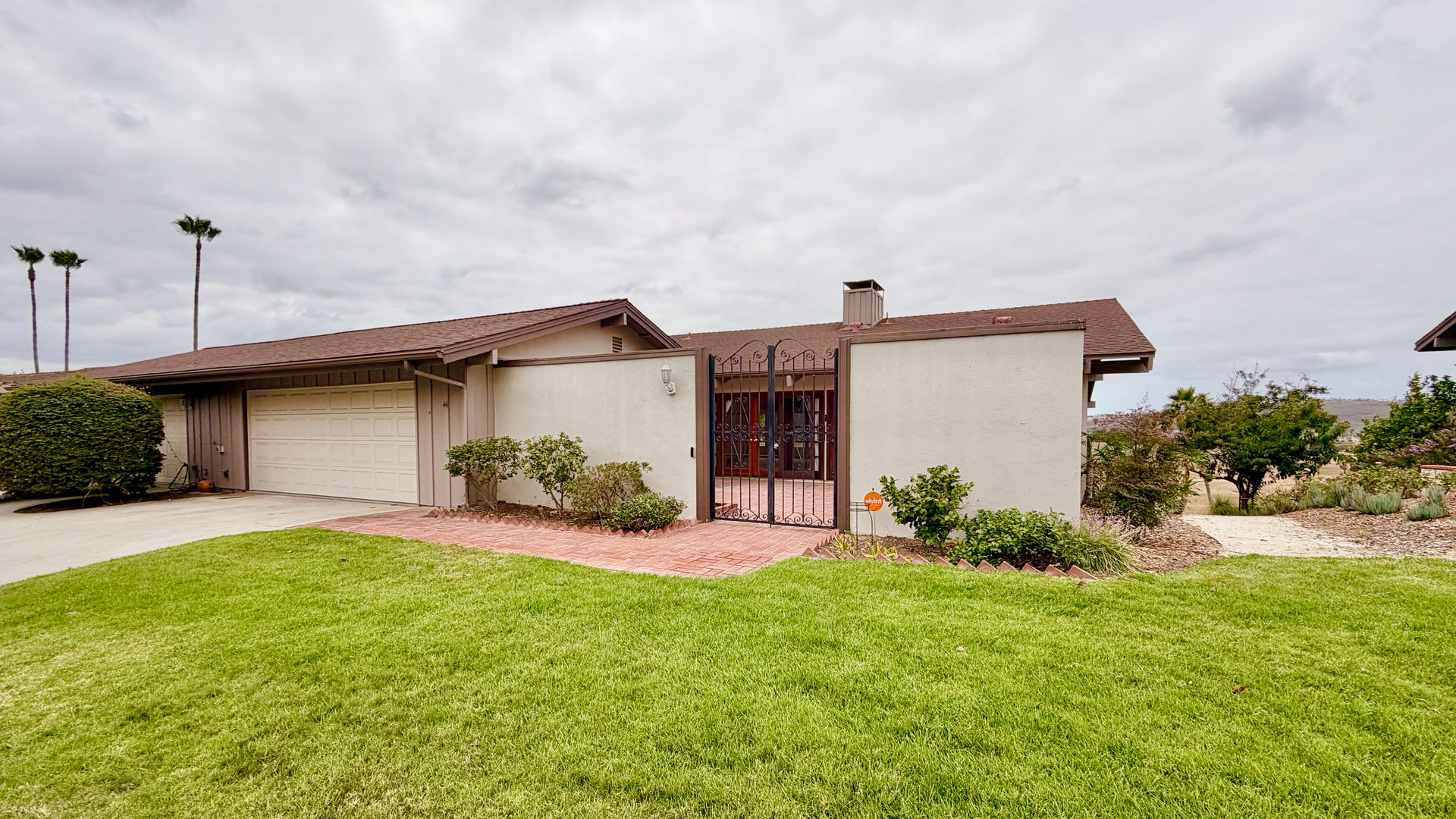 Bonsall House: 44 Via Casitas