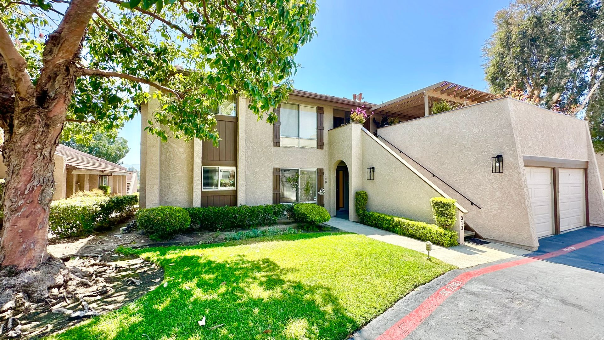 Fallbrook House: 309 Ivy Terrace