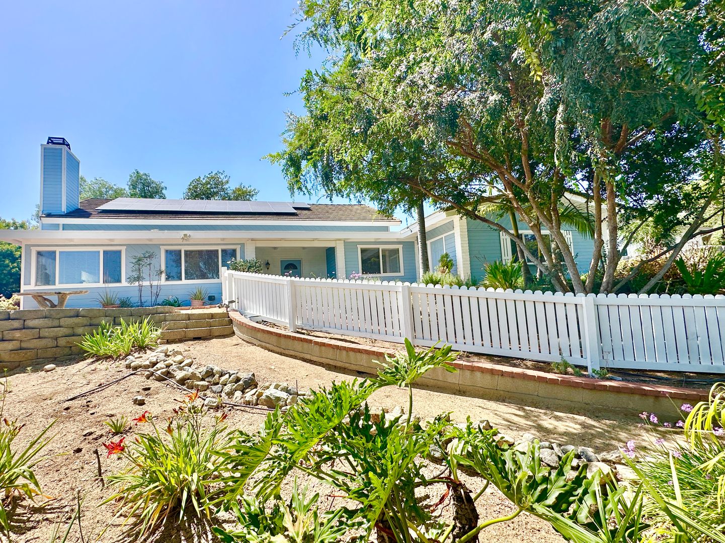 Fallbrook House: 2573 Gum Tree Lane
