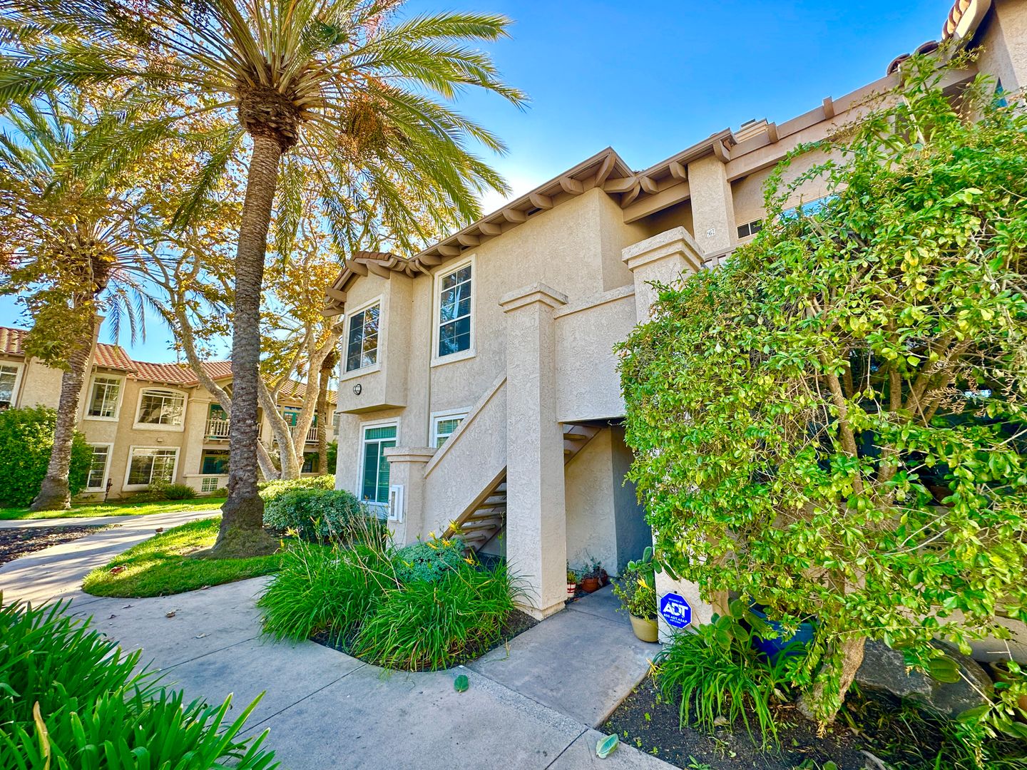 Oceanside House: 3404 Cameo Drive Unit 6