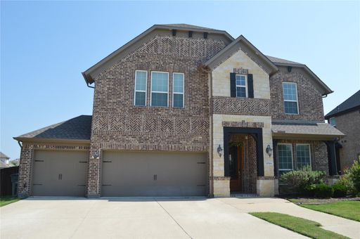 This well-maintained,4 Bedroom gorgeous former Model Home. – photo 1