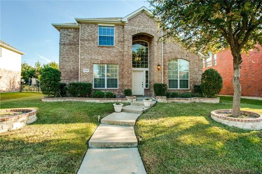 Beautifully landscaped 4 Bedroom 3 bath home located in desirable Plano location! – photo 1