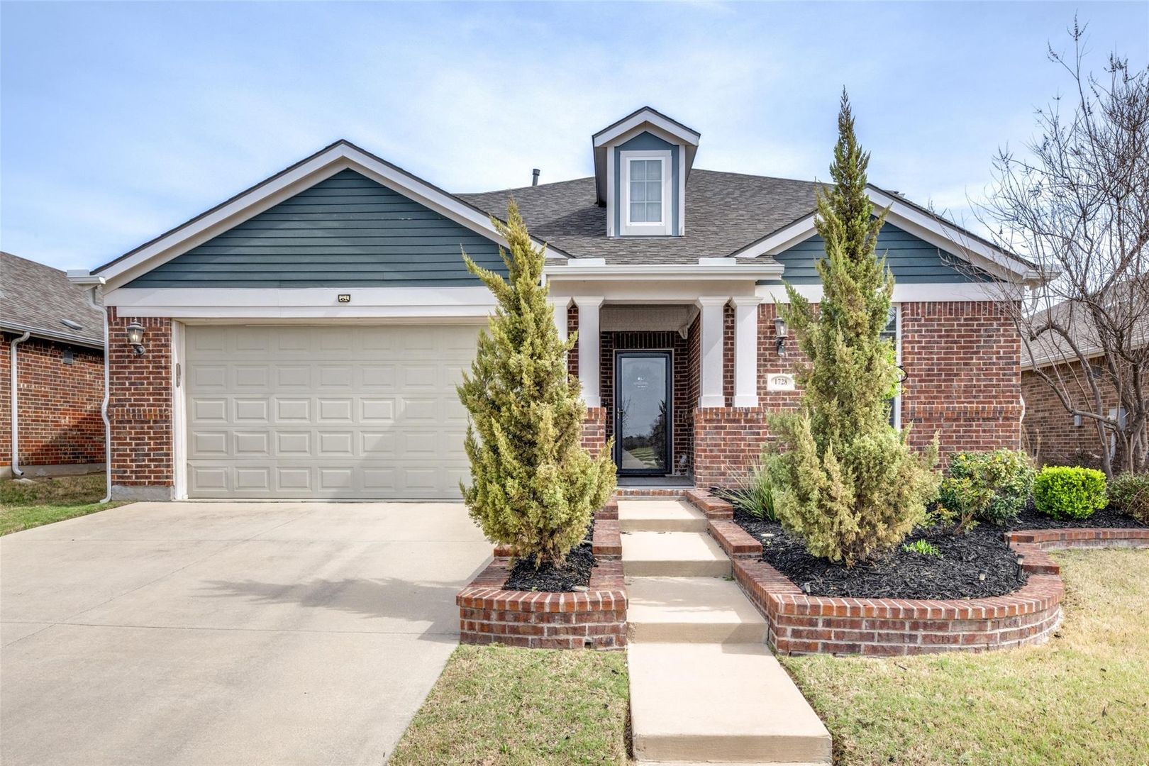 Northlake House: 1728 Heron Way