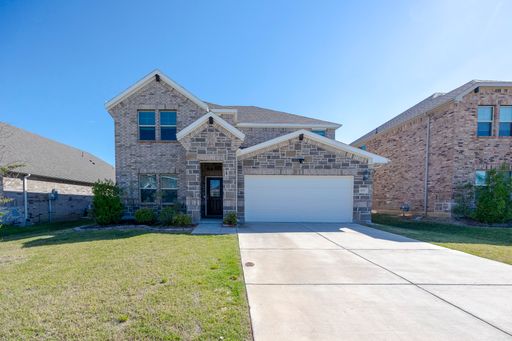 Beautiful two-story home built in 2021, offering 4 bedrooms, 3.5 bathrooms – photo 1