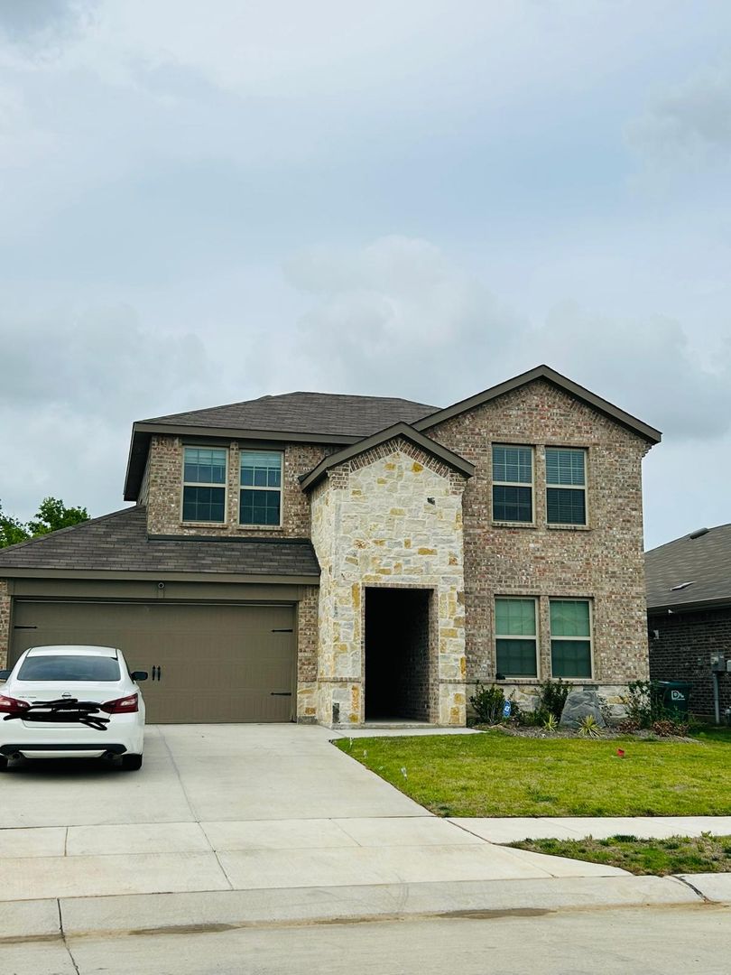 Denton House: 2117 Rustling Oaks Drive