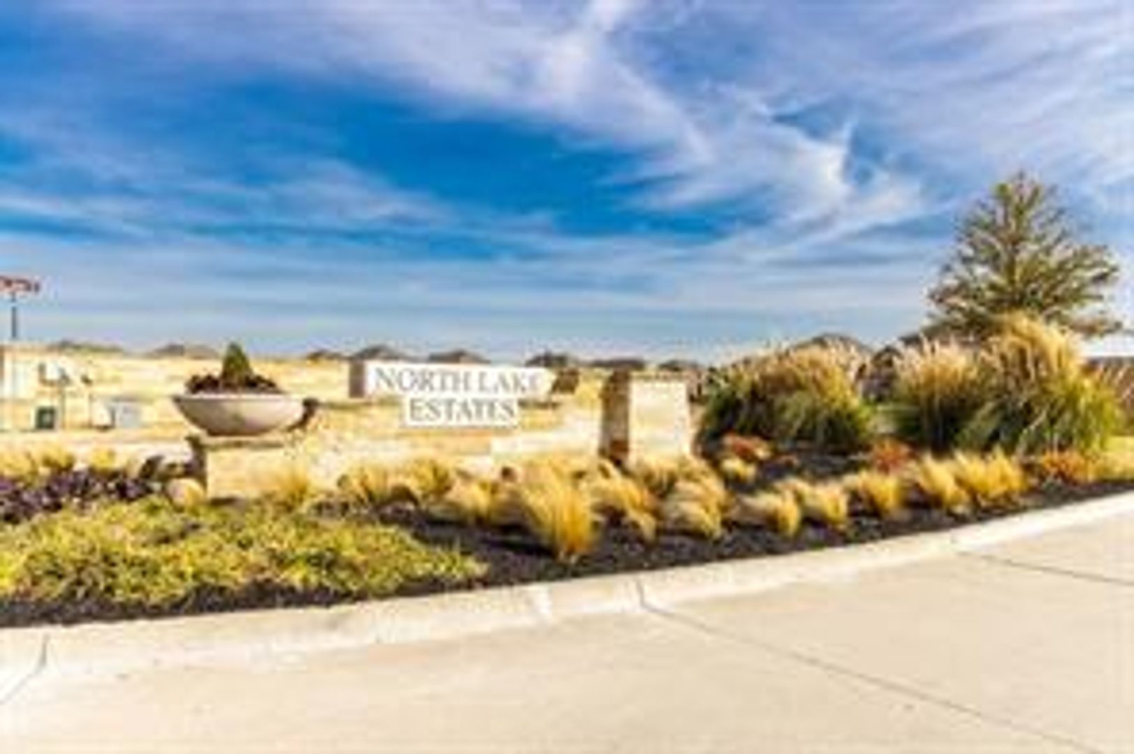 Little Elm House: 1412  Kurelek Dr