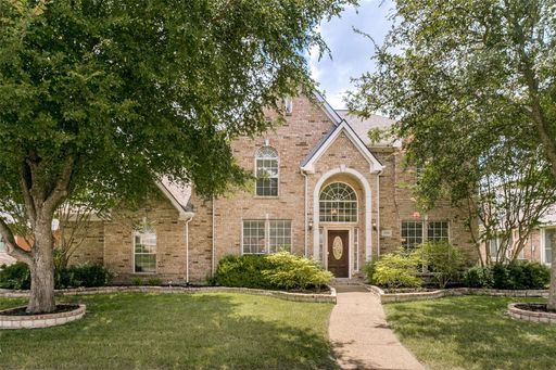 Live in this Luxurious and Majestic beauty located in heart of Plano with Exemplary PISD . 4 beds, 3.5 baths & 3 car garage – photo 1