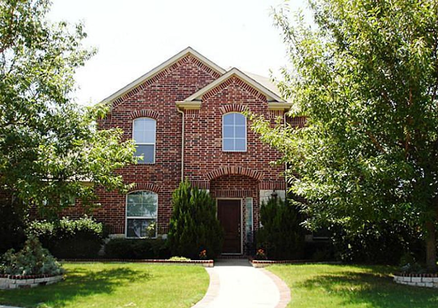 McKinney House: 6405 Sapphire Drive