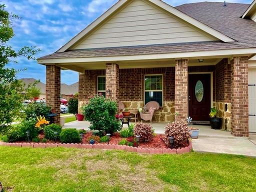 Elegant four‑bedroom corner‑lot home with hardwood floors, modern kitchen, master suite, and community amenities near Hwy I‑20. – photo 1